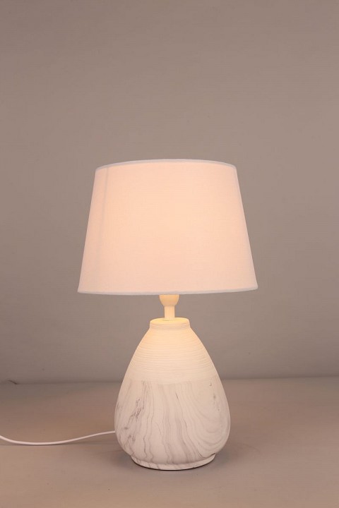 Настольная лампа декоративная Omnilux Parisis OML-82104-01